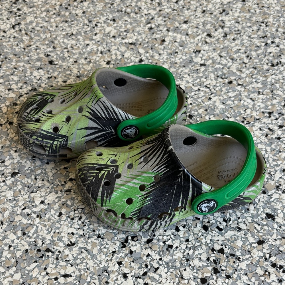 CROCS Kids Slippers - Green and Black Palm Design